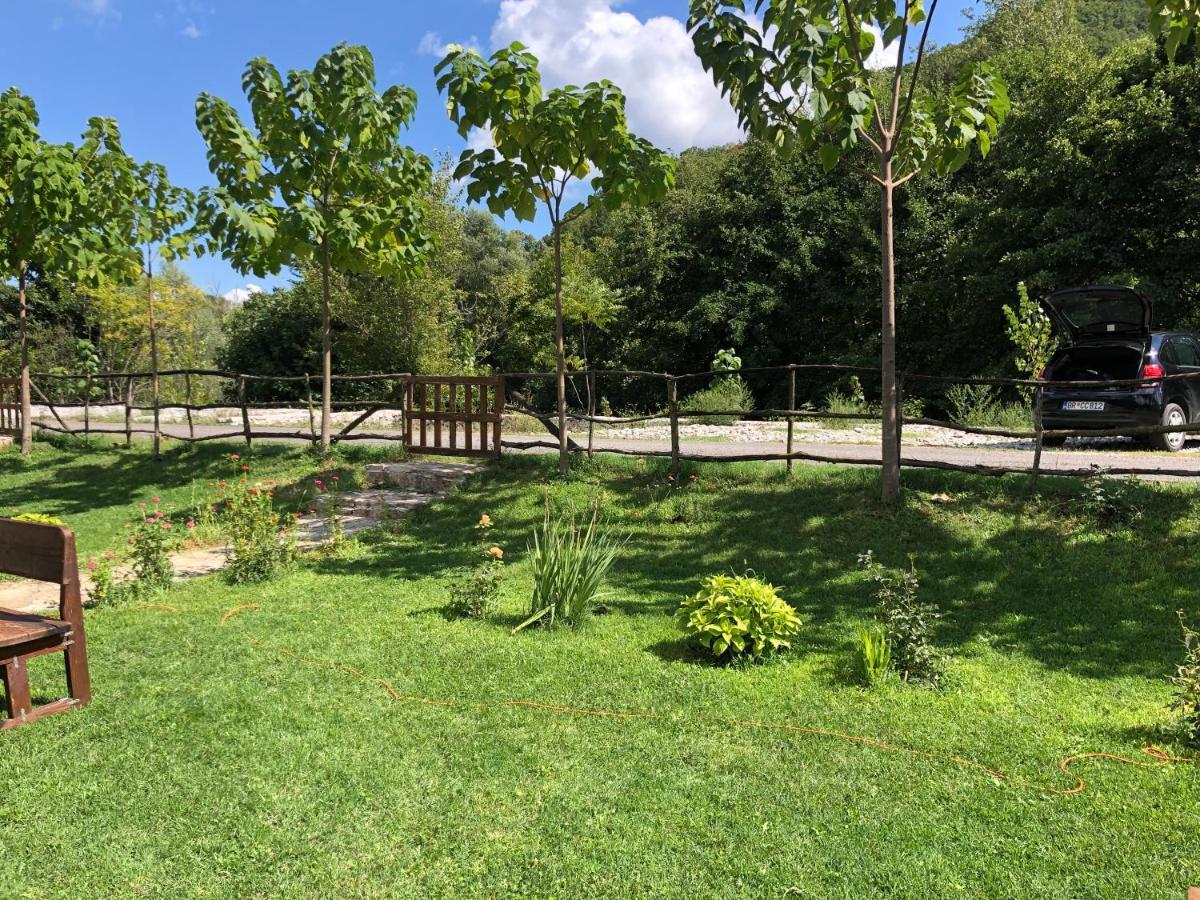 Orahovo Cottages Вирпазар Екстериор снимка