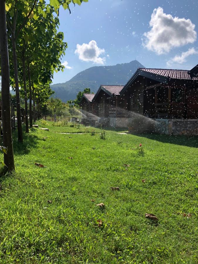 Orahovo Cottages Вирпазар Екстериор снимка