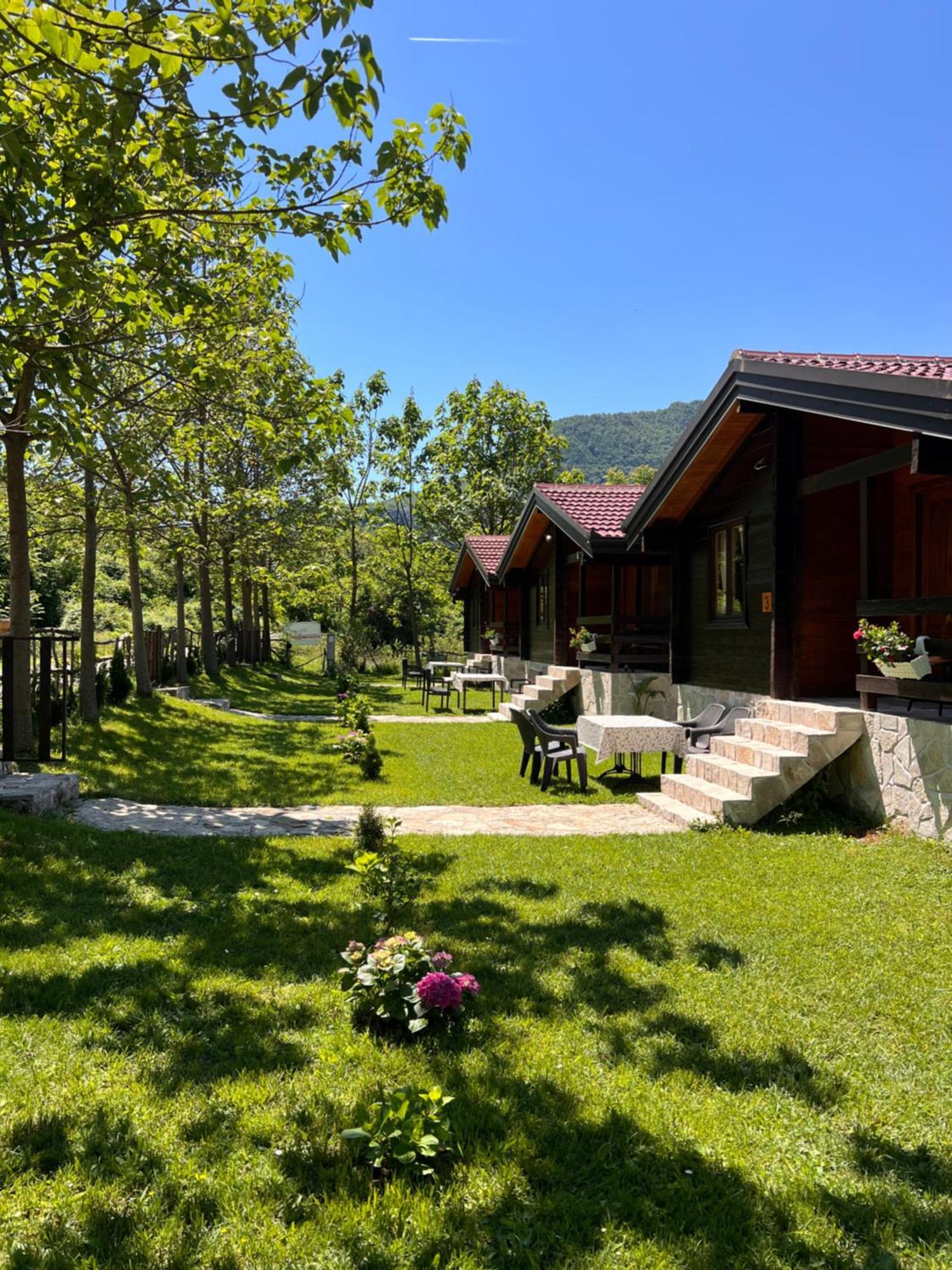 Orahovo Cottages Вирпазар Екстериор снимка