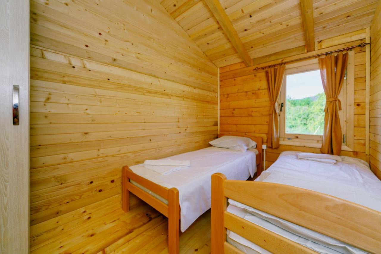 Orahovo Cottages Вирпазар Екстериор снимка