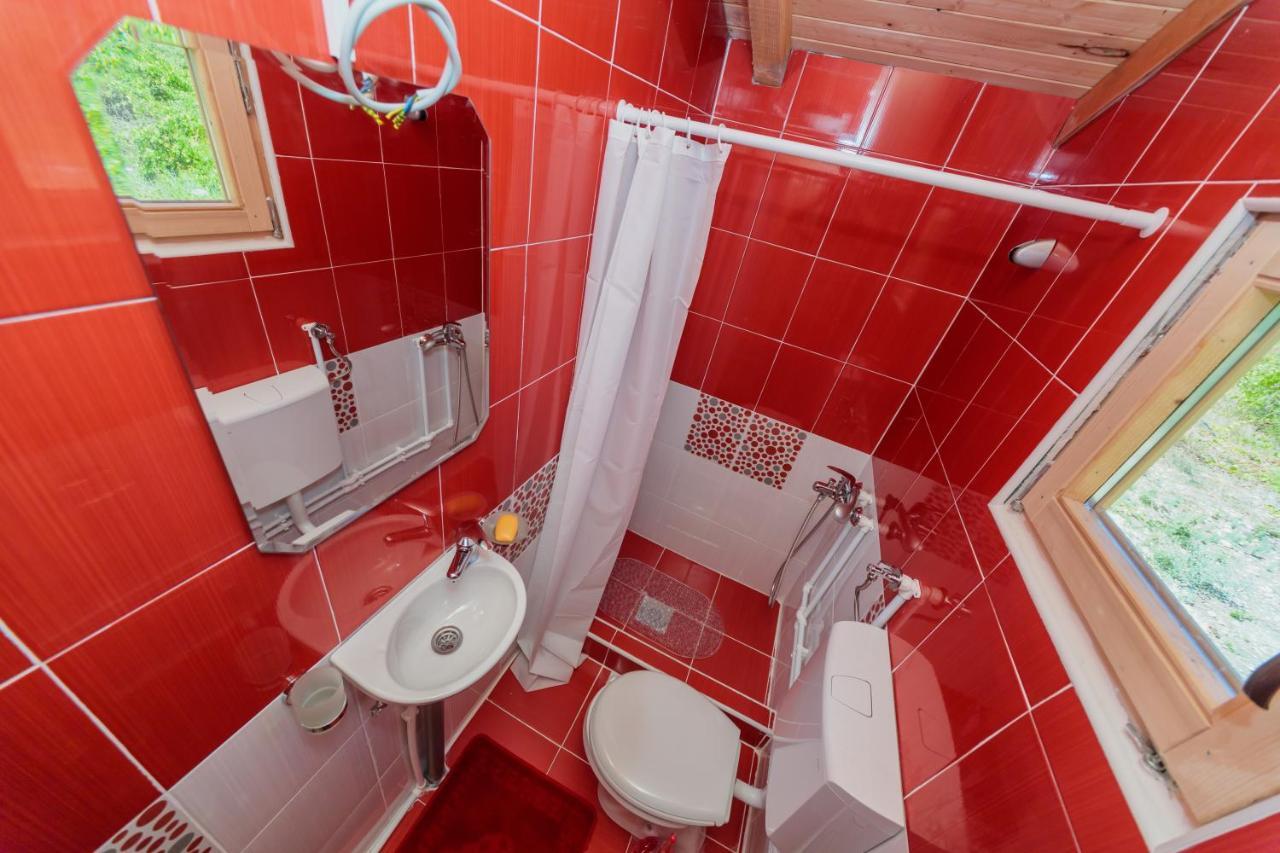 Orahovo Cottages Вирпазар Екстериор снимка