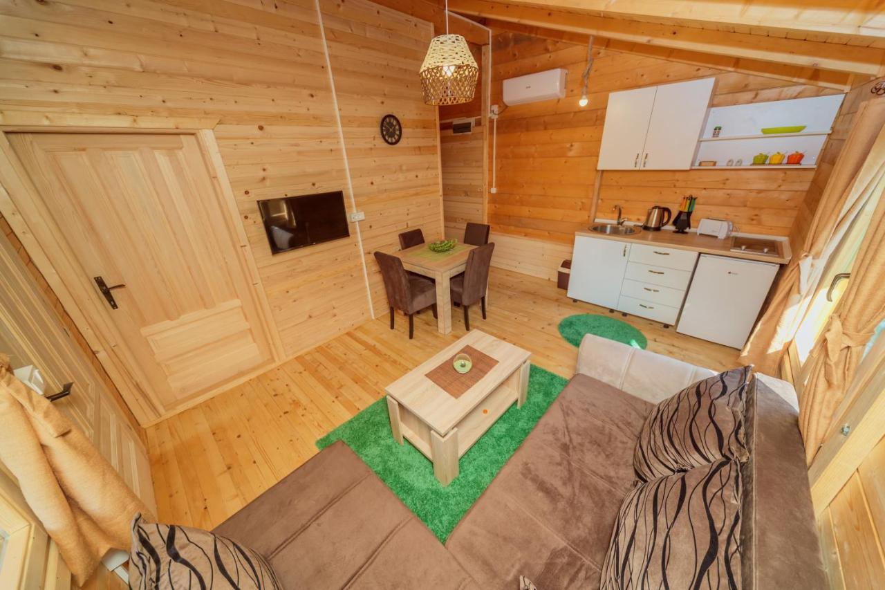 Orahovo Cottages Вирпазар Екстериор снимка