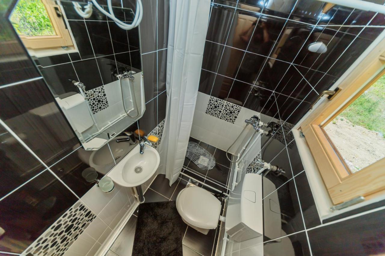 Orahovo Cottages Вирпазар Екстериор снимка