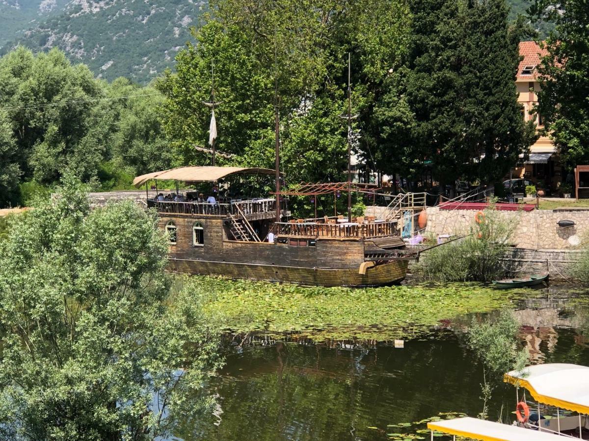 Orahovo Cottages Вирпазар Екстериор снимка