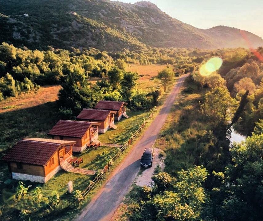 Orahovo Cottages Вирпазар Екстериор снимка